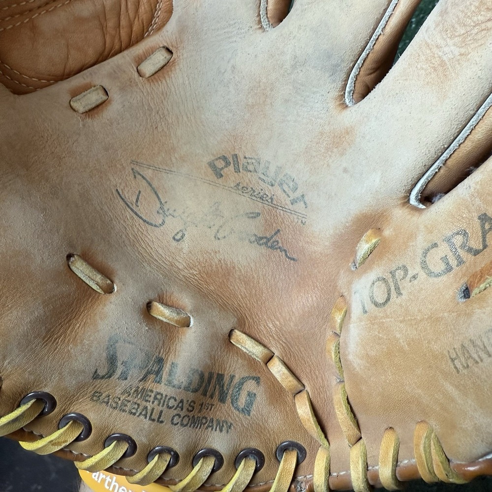 Spalding Dwight Gooden RHT Baseball Glove Mitt 42-855 Top Grain Leather - Picture 4 of 11